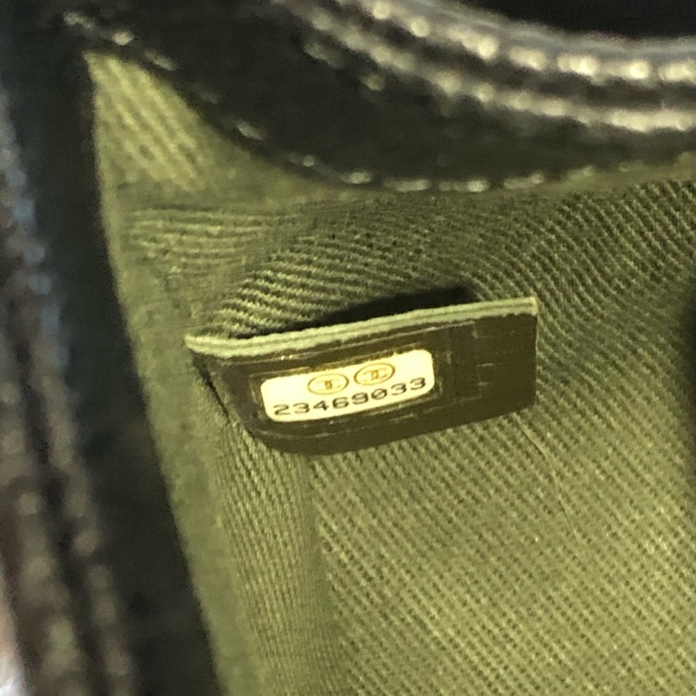 Authentic Chanel boy - Picture 7 of 11